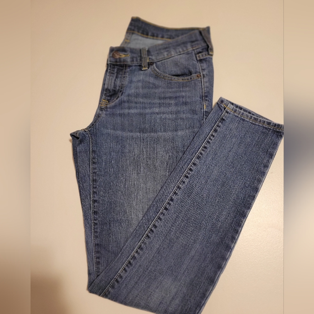 Old Navy Straight Mid Rise Size 6 NWOT